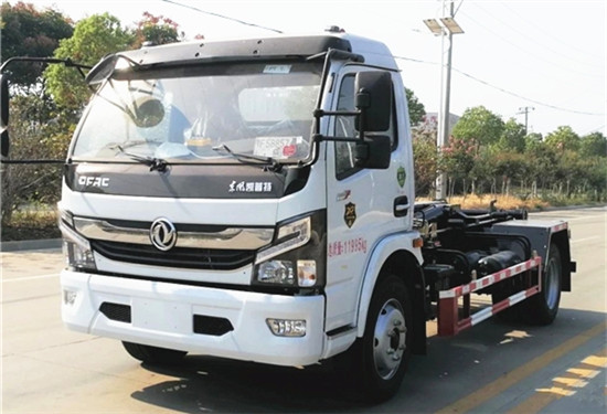 國六東風(fēng)凱普特勾臂式垃圾車(chē)（8方）