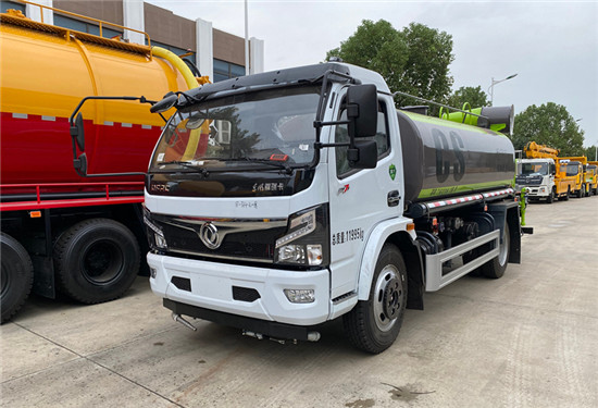 國六東風(fēng)多利卡9.2方綠化噴灑車(chē)