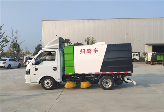 國六東風(fēng)途逸掃路車(chē)