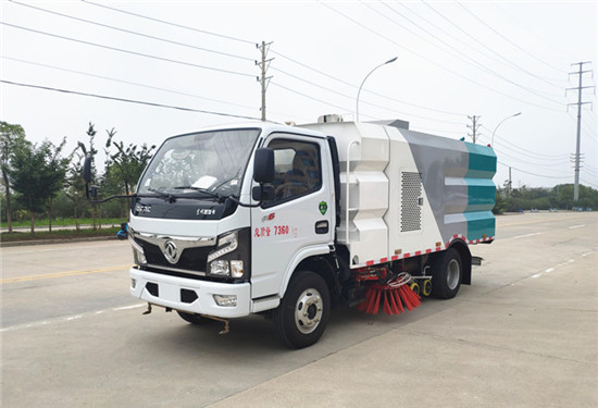 國六5.5方東風(fēng)福瑞卡洗掃車(chē)