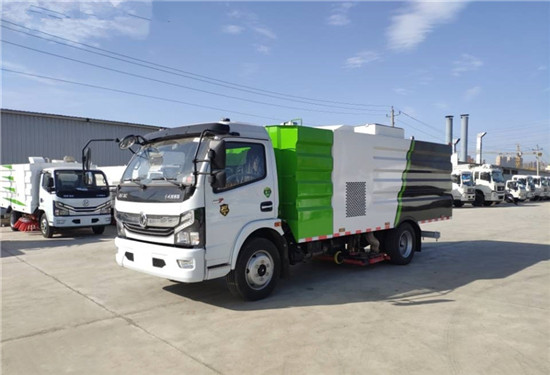 國六8方東風(fēng)凱普特吸塵車(chē)