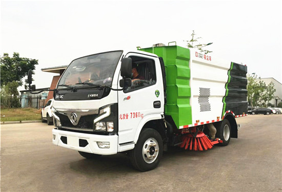 國六5方東風(fēng)福瑞卡吸塵車(chē)