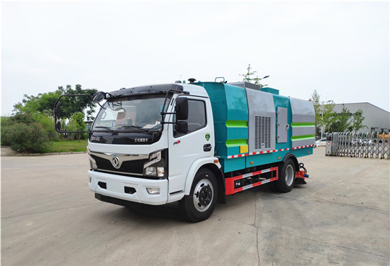 國六8方東風(fēng)福瑞卡后置吸塵車(chē)