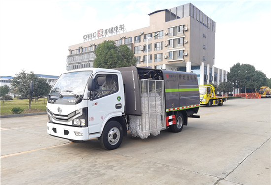 國六東風(fēng)小多利卡護欄清洗車(chē)（4噸水）