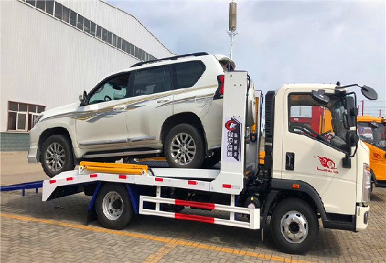 國六重汽豪沃藍牌轎運車(chē)