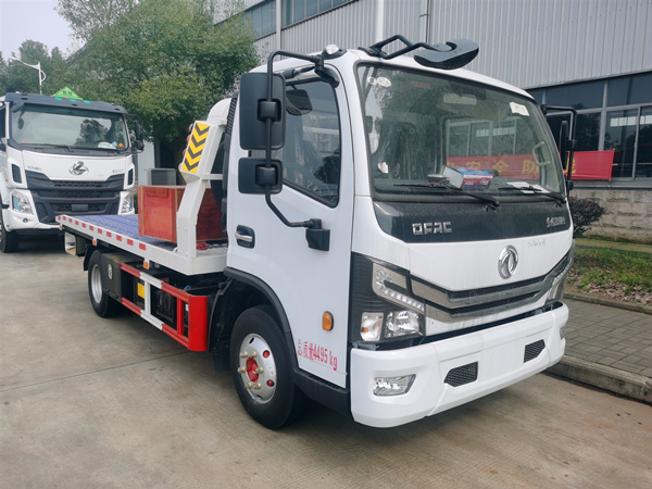國六東風(fēng)多利卡藍牌清障車(chē)