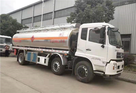 東風(fēng)天錦小三軸19.9方鋁合金運油車(chē)